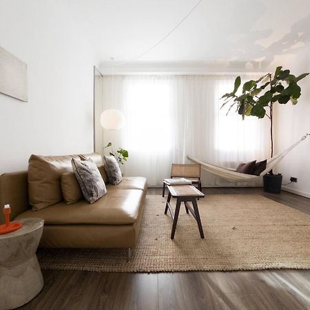 Appartamento Tranquil Oasis W 100Inch Cinema & Hammock, By The Design Traveller Londra Esterno foto