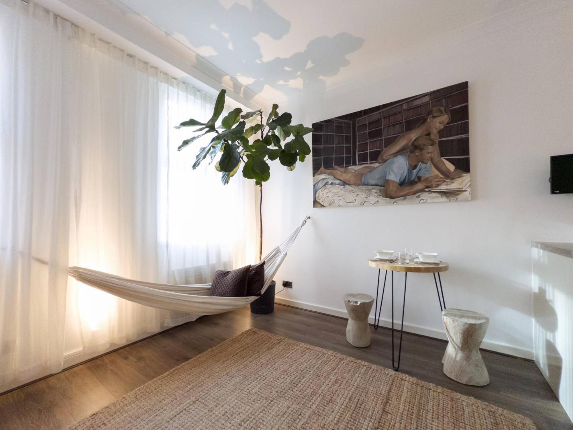 Appartamento Tranquil Oasis W 100Inch Cinema & Hammock, By The Design Traveller Londra Esterno foto