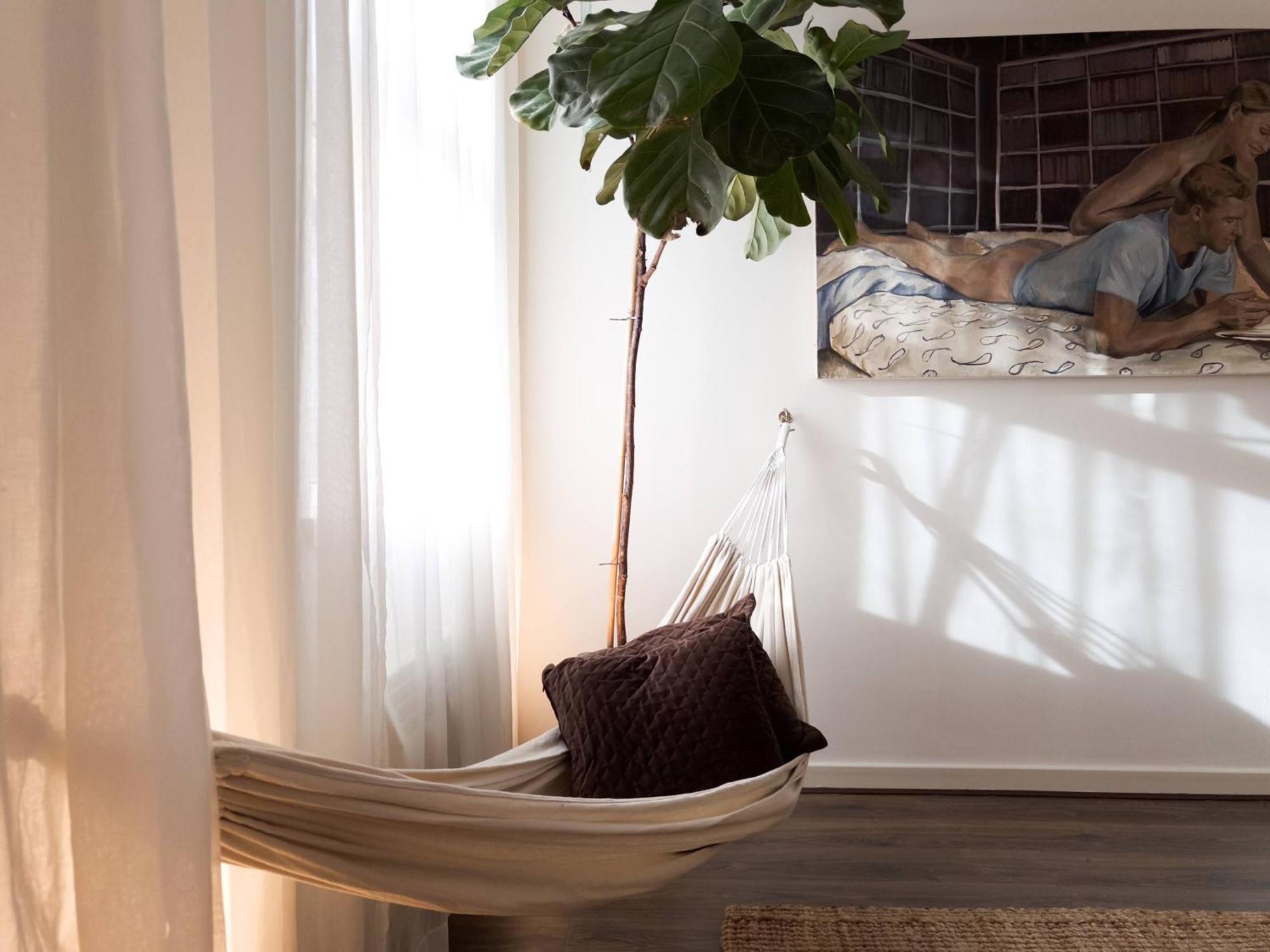 Appartamento Tranquil Oasis W 100Inch Cinema & Hammock, By The Design Traveller Londra Esterno foto